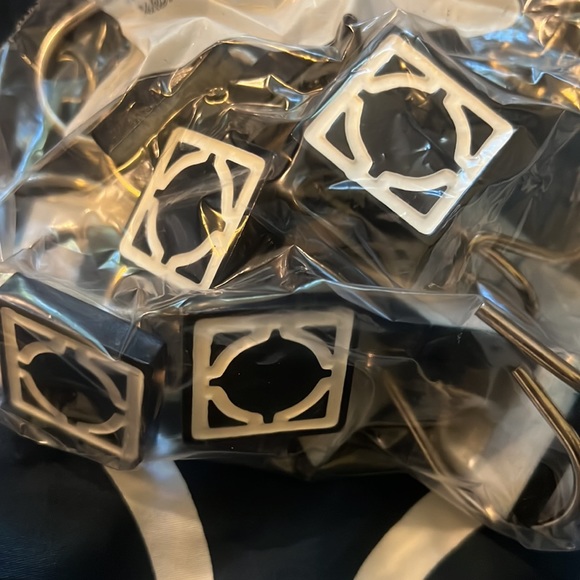 🚨4/$13🚨 West Point Home Shower Curtain & Curtain Hooks - Picture 5 of 6